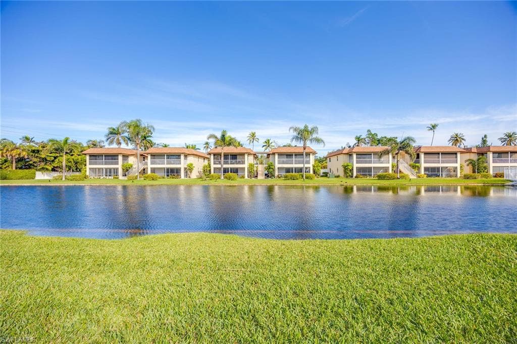 1155 Sandpiper ST # F7, NAPLES FL 34102-24