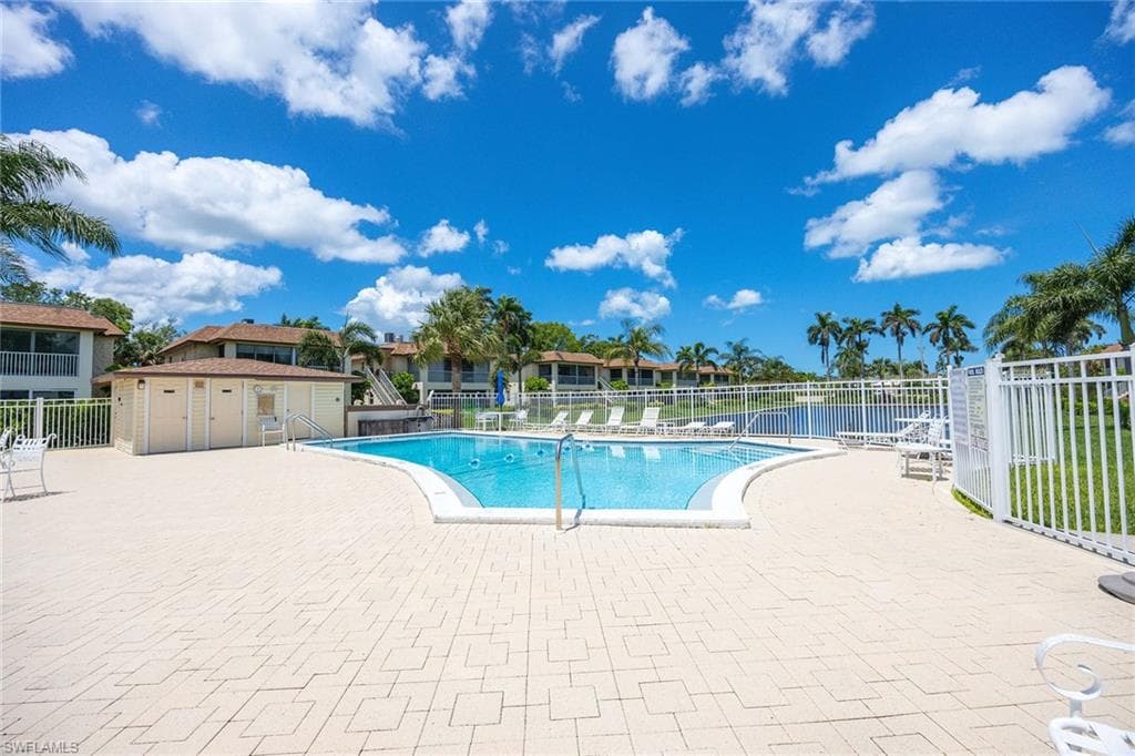 1155 Sandpiper ST # G6, NAPLES FL 34102-23