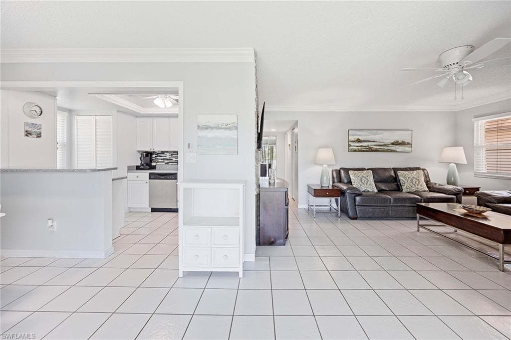 1155 Sandpiper ST # G6, NAPLES FL 34102-7