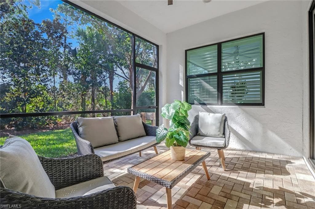 9264 Glenforest DR, NAPLES FL 34120-36