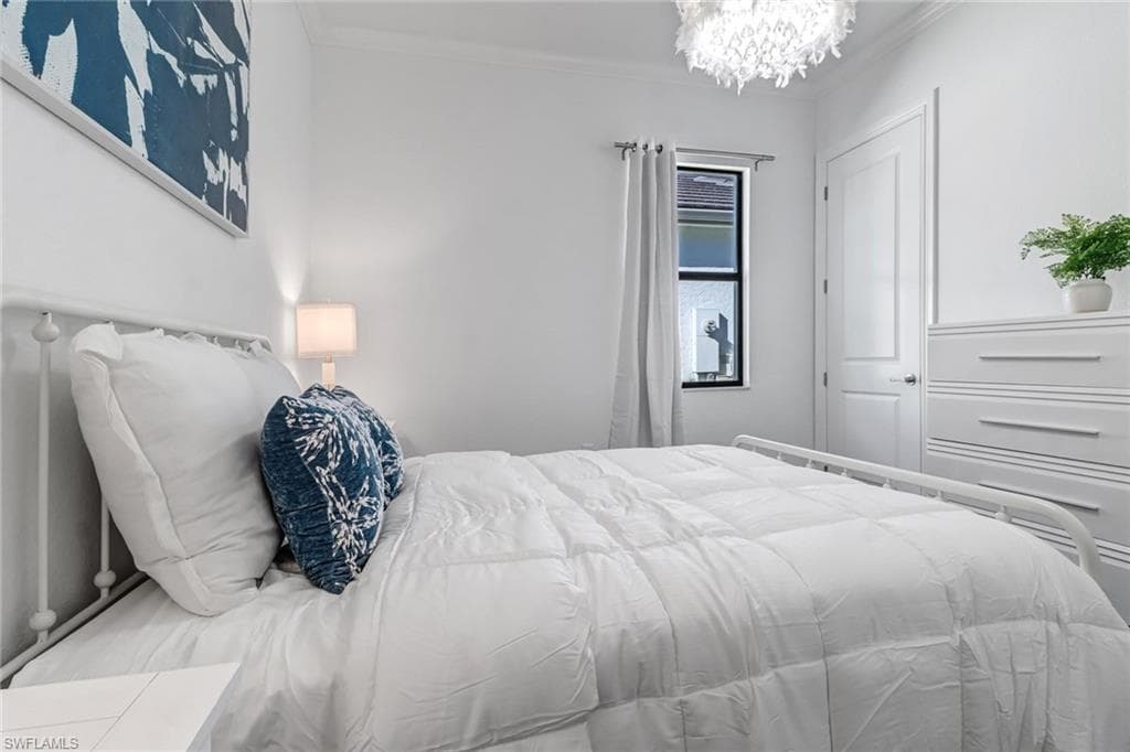 9264 Glenforest DR, NAPLES FL 34120-30