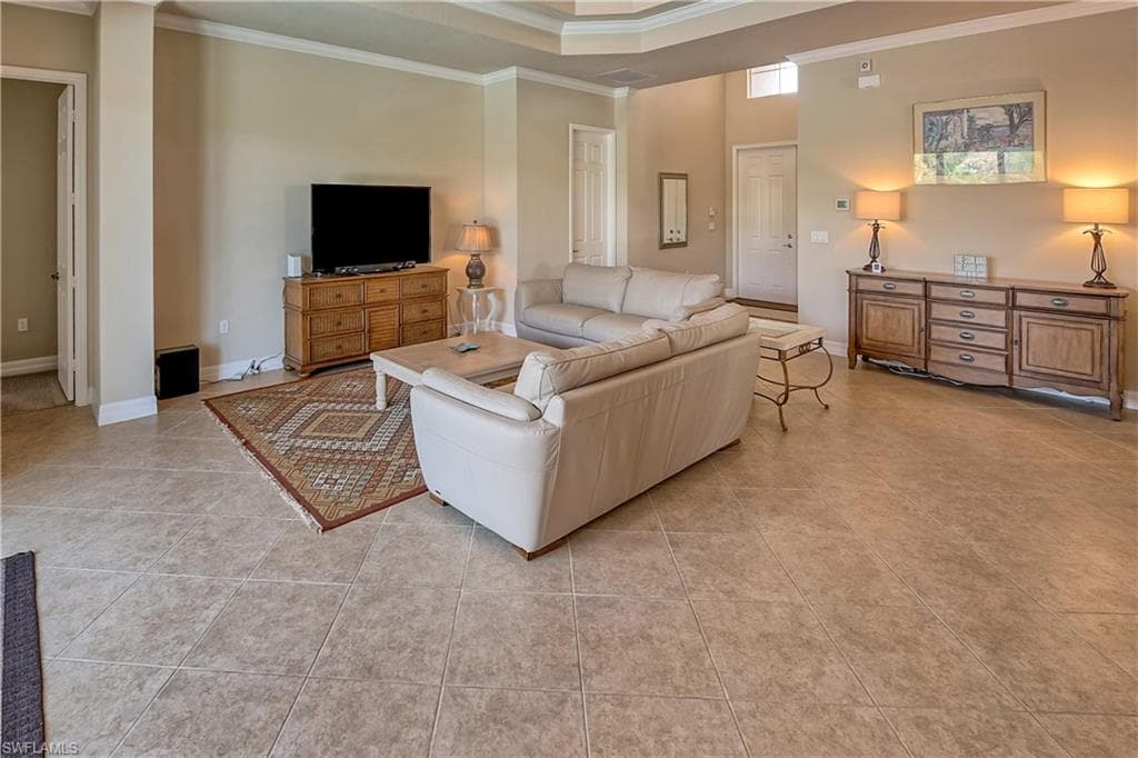 6623 Monterey PT, NAPLES FL 34105-4