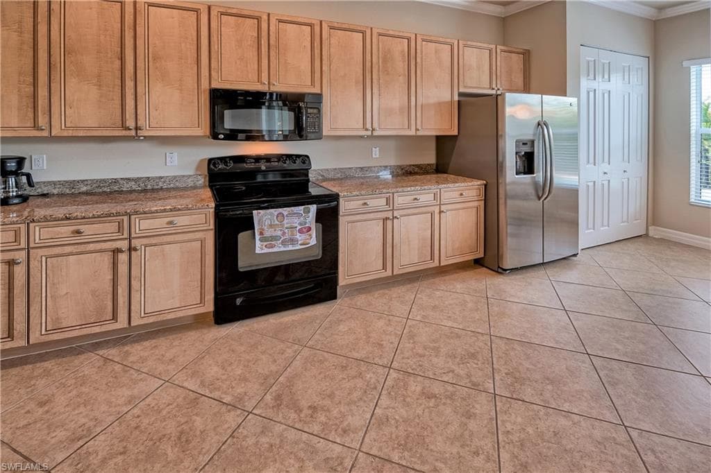 6623 Monterey PT, NAPLES FL 34105-7