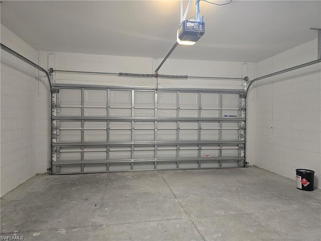 3700 Passion Vine DR, ALVA FL 33920-26