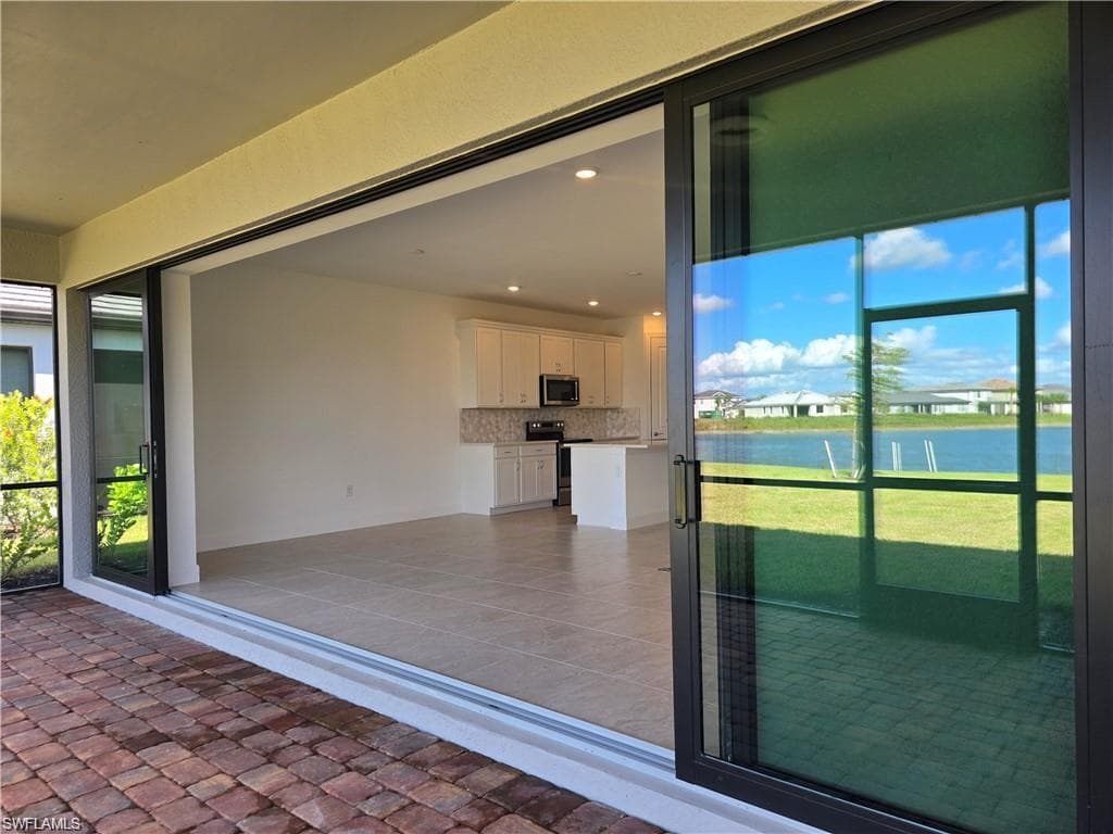 3700 Passion Vine DR, ALVA FL 33920-16