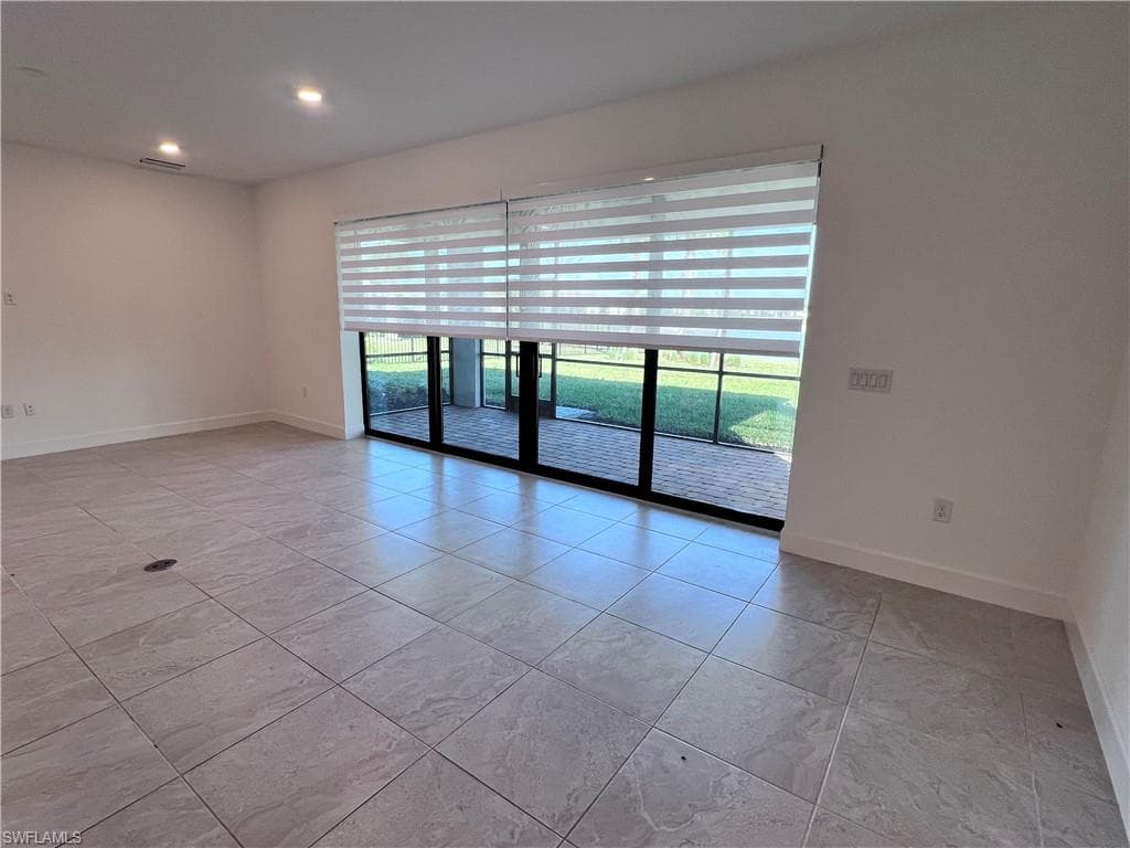 3700 Passion Vine DR, ALVA FL 33920-21