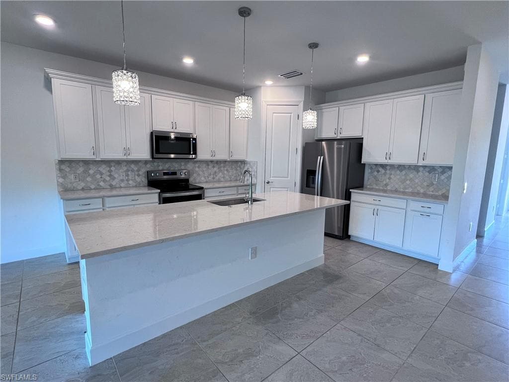 3700 Passion Vine DR, ALVA FL 33920-3