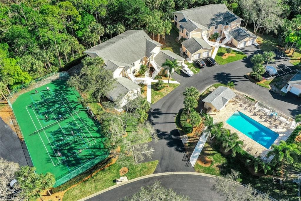437 Wiggins Lake CT # 201, NAPLES FL 34110-22