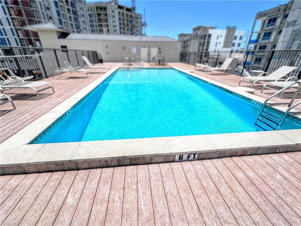 260 Southbay DR # 204, NAPLES FL 34108-29