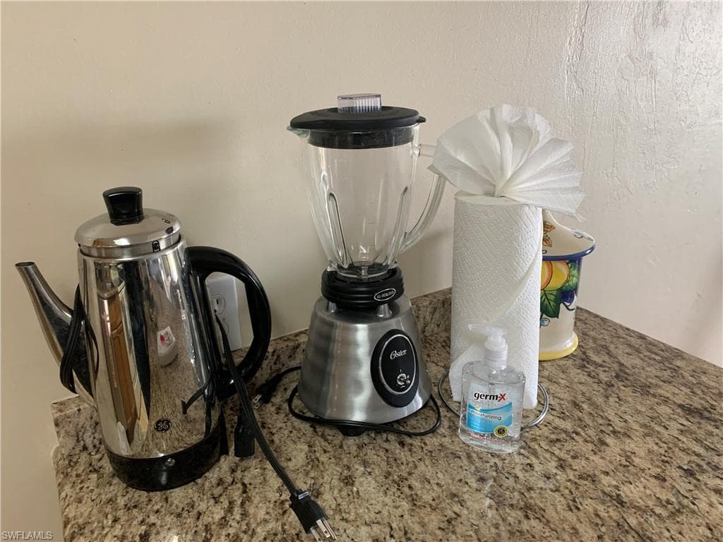 260 Southbay DR # 204, NAPLES FL 34108-18