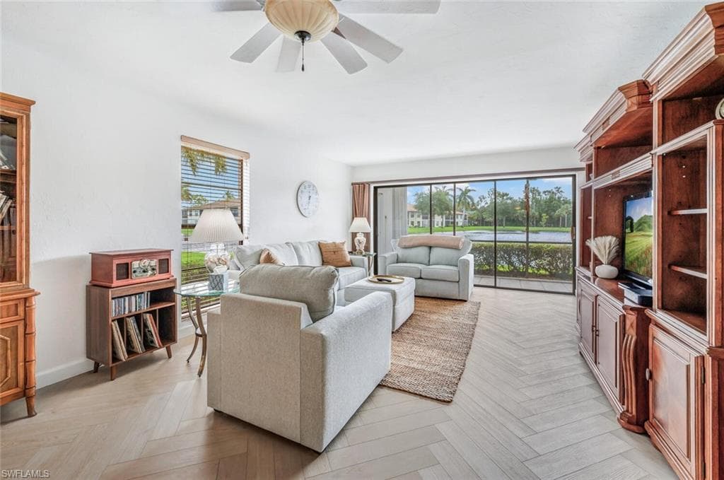 332 Charlemagne BLVD # H101, NAPLES FL 34112-3