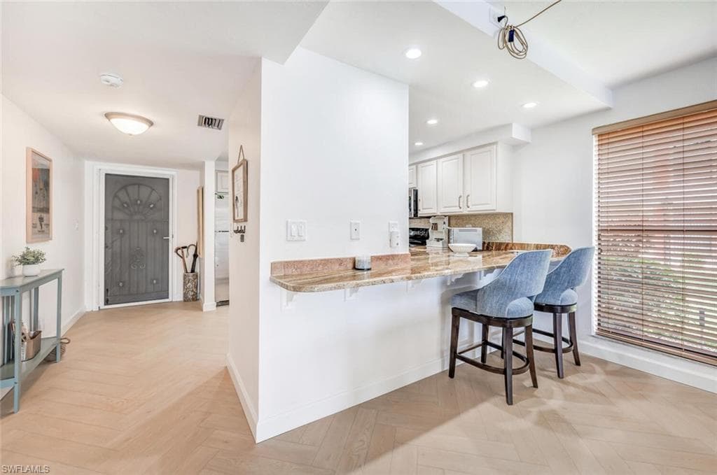 332 Charlemagne BLVD # H101, NAPLES FL 34112-7