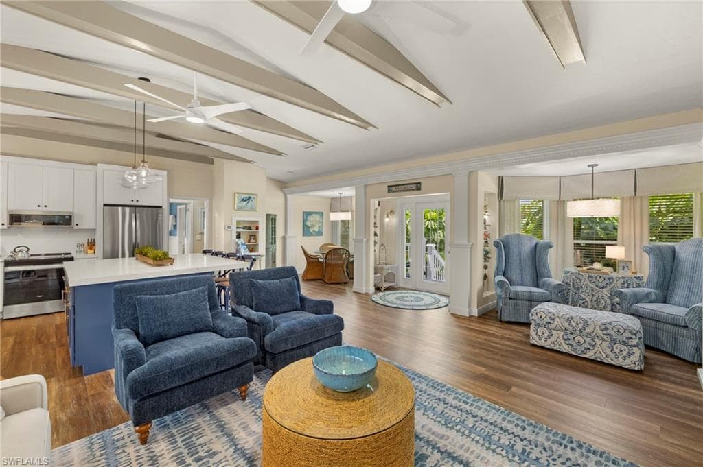 1062 S Yachtsman DR, SANIBEL FL 33957-5