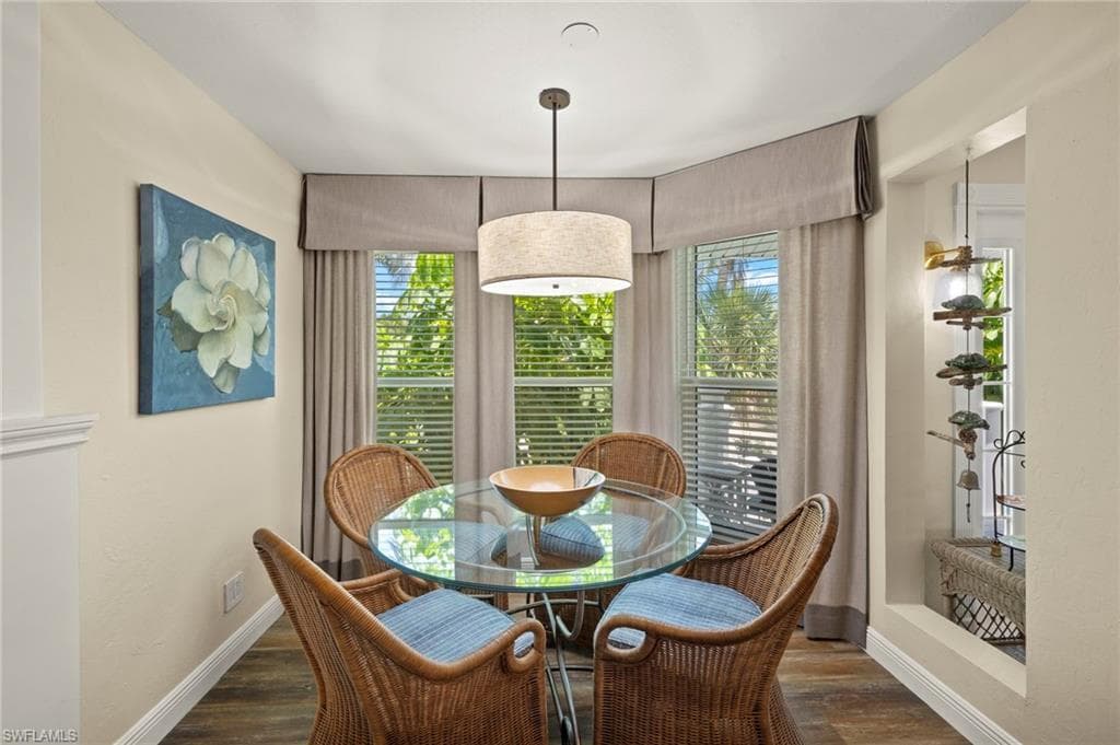1062 S Yachtsman DR, SANIBEL FL 33957-11