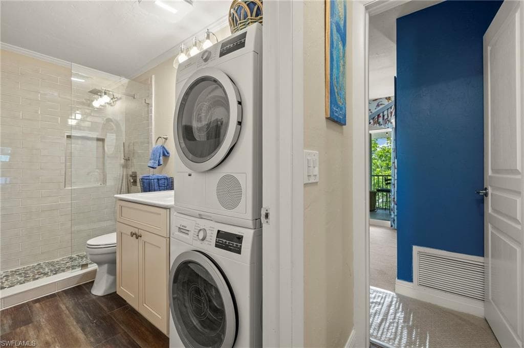 1062 S Yachtsman DR, SANIBEL FL 33957-21
