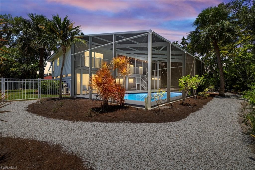 1062 S Yachtsman DR, SANIBEL FL 33957-35