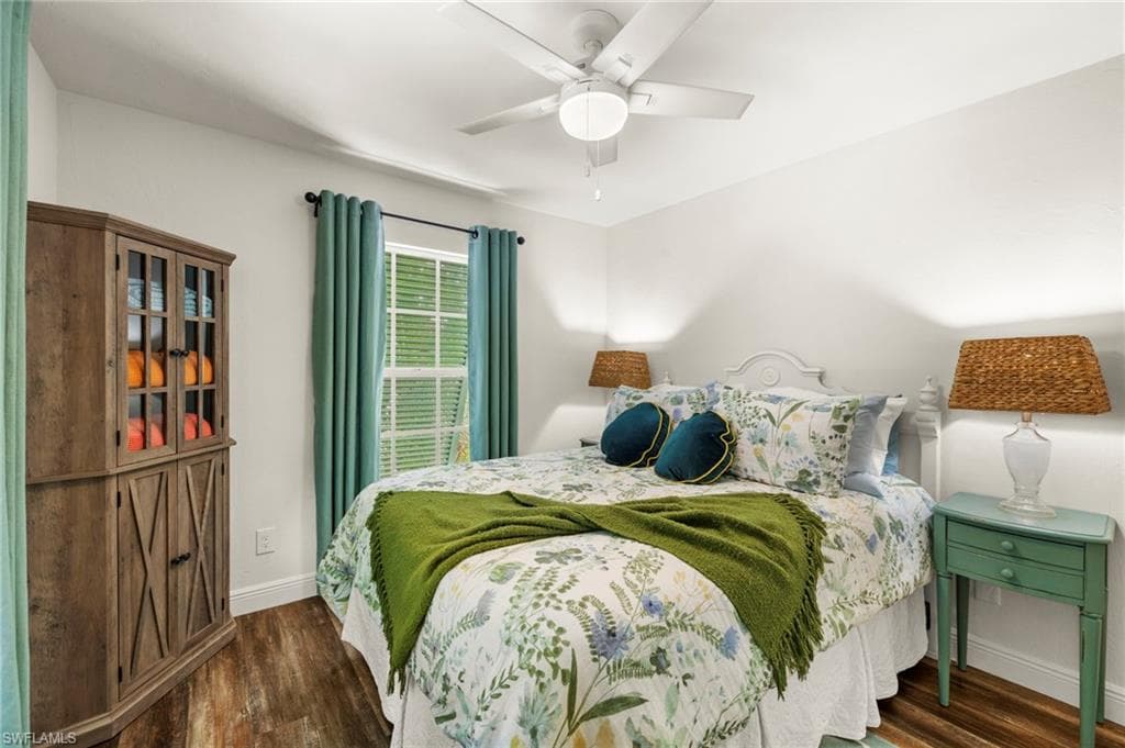 1062 S Yachtsman DR, SANIBEL FL 33957-23