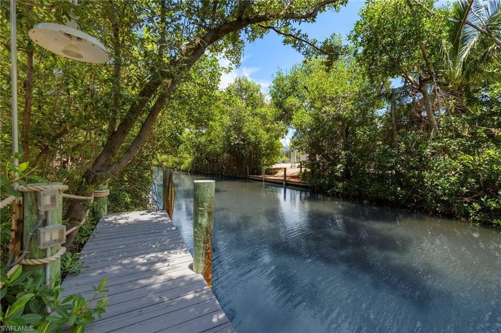 1062 S Yachtsman DR, SANIBEL FL 33957-36