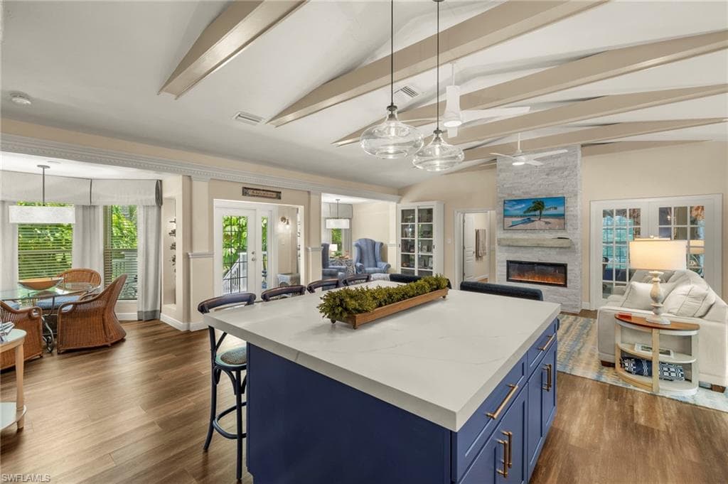 1062 S Yachtsman DR, SANIBEL FL 33957-10