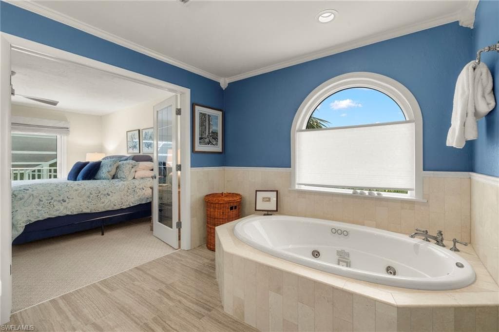 1062 S Yachtsman DR, SANIBEL FL 33957-18