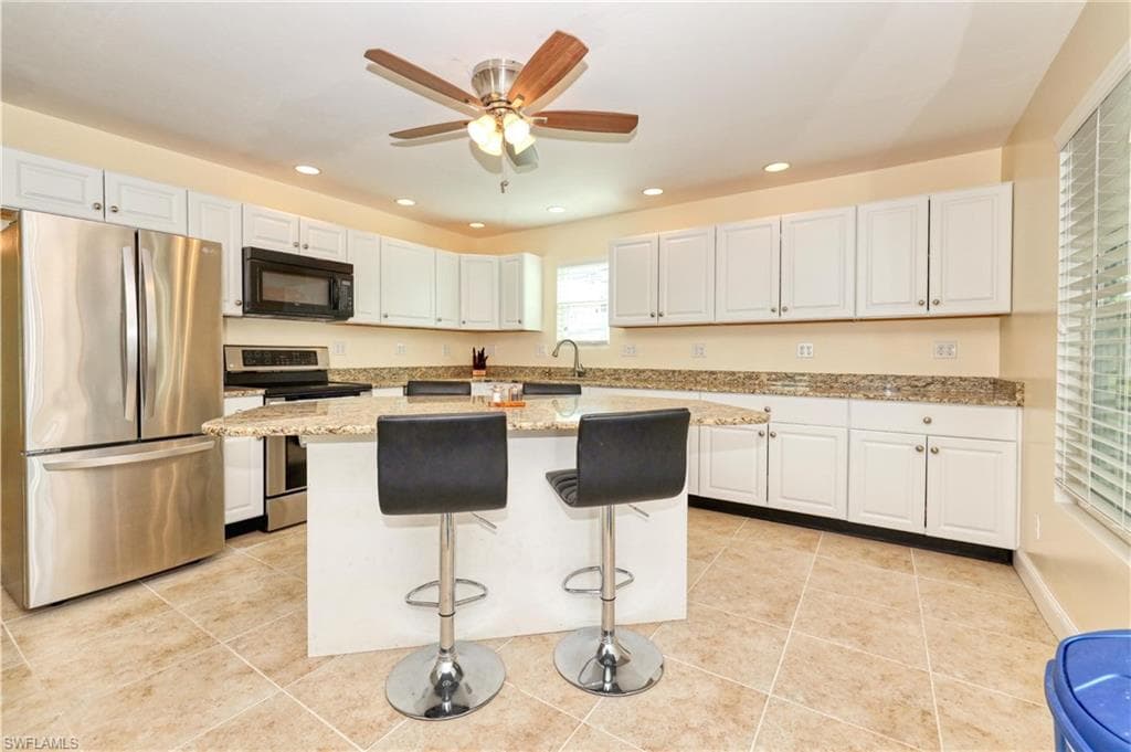 16080 Siesta DR, FORT MYERS FL 33908-35