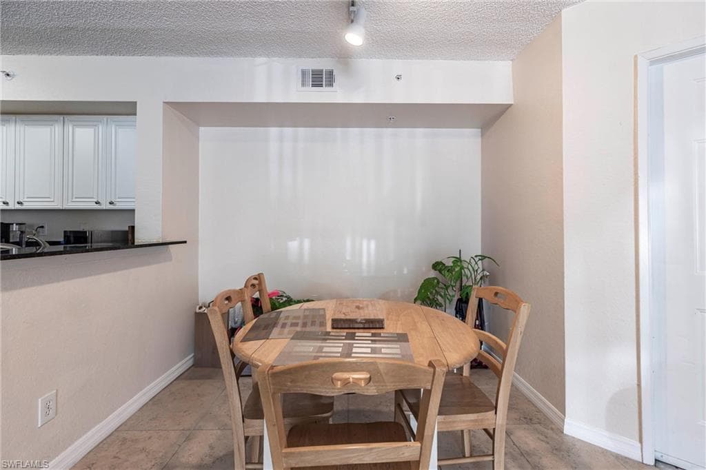 8225 Ibis Club DR # 203, NAPLES FL 34104-8