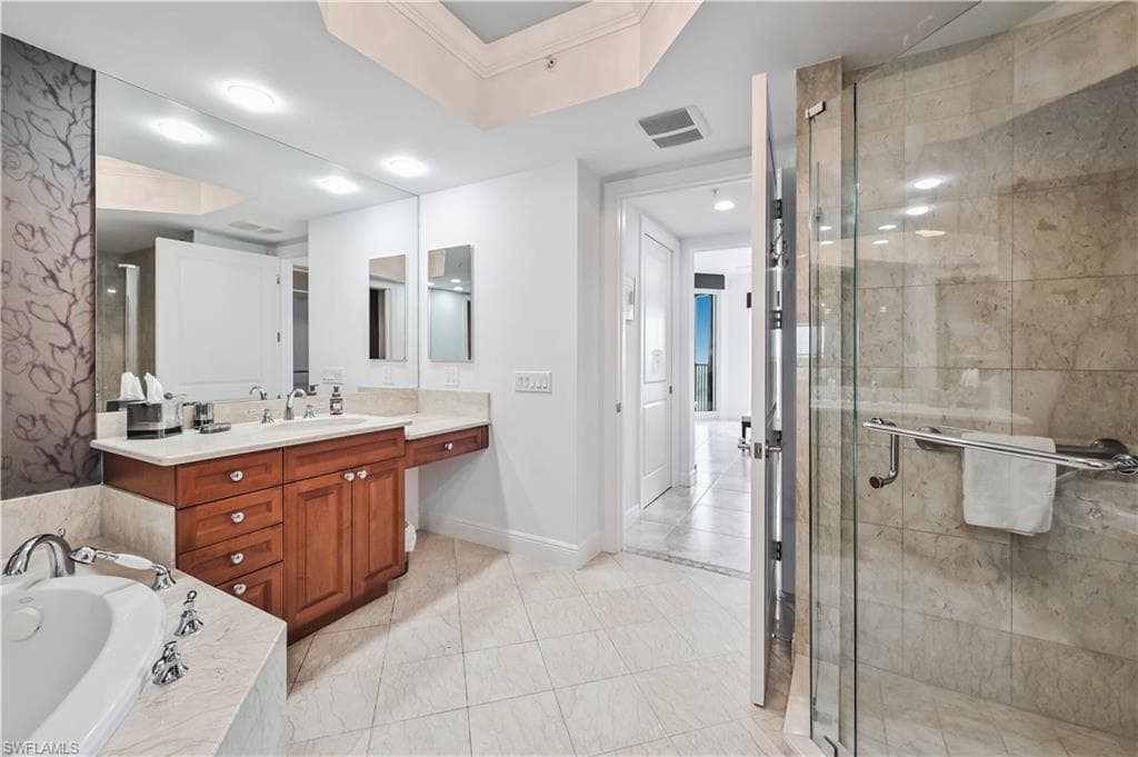 23850 Via Italia CIR # 404, ESTERO FL 34134-26