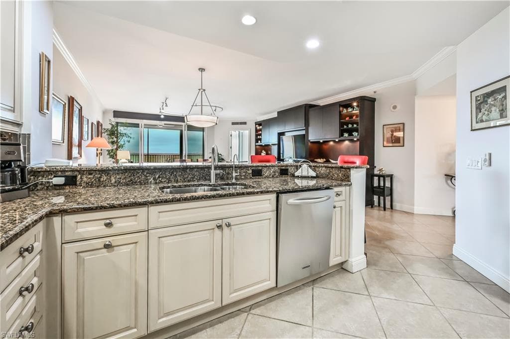 23850 Via Italia CIR # 404, ESTERO FL 34134-6