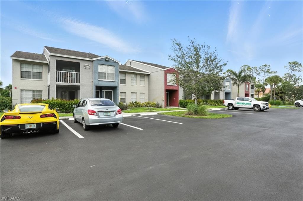 201-5 Santa Clara DR # 201, NAPLES FL 34104-2