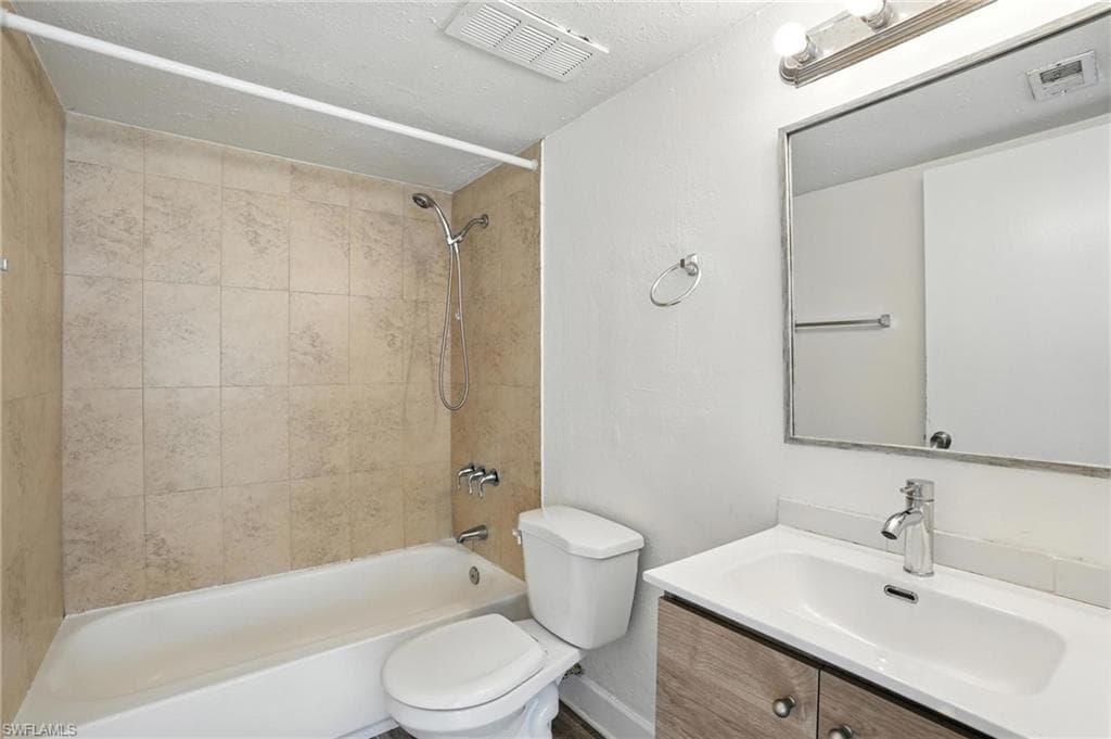 201-5 Santa Clara DR # 201, NAPLES FL 34104-18