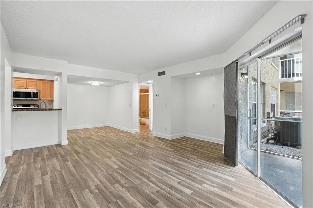 201-5 Santa Clara DR # 201, NAPLES FL 34104-3