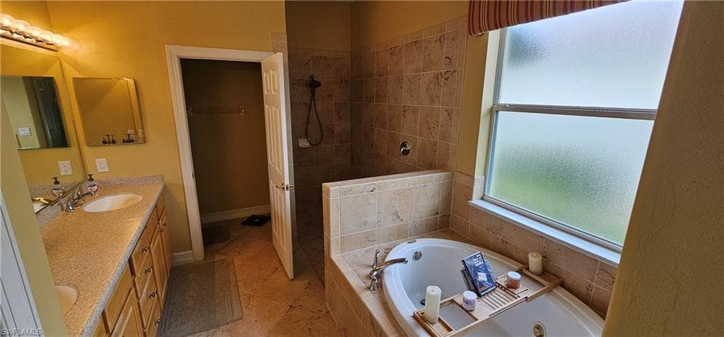 10517 Bellagio DR, FORT MYERS FL 33913-21