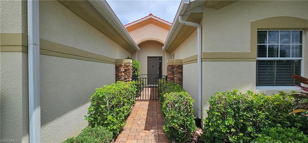 10517 Bellagio DR, FORT MYERS FL 33913-2