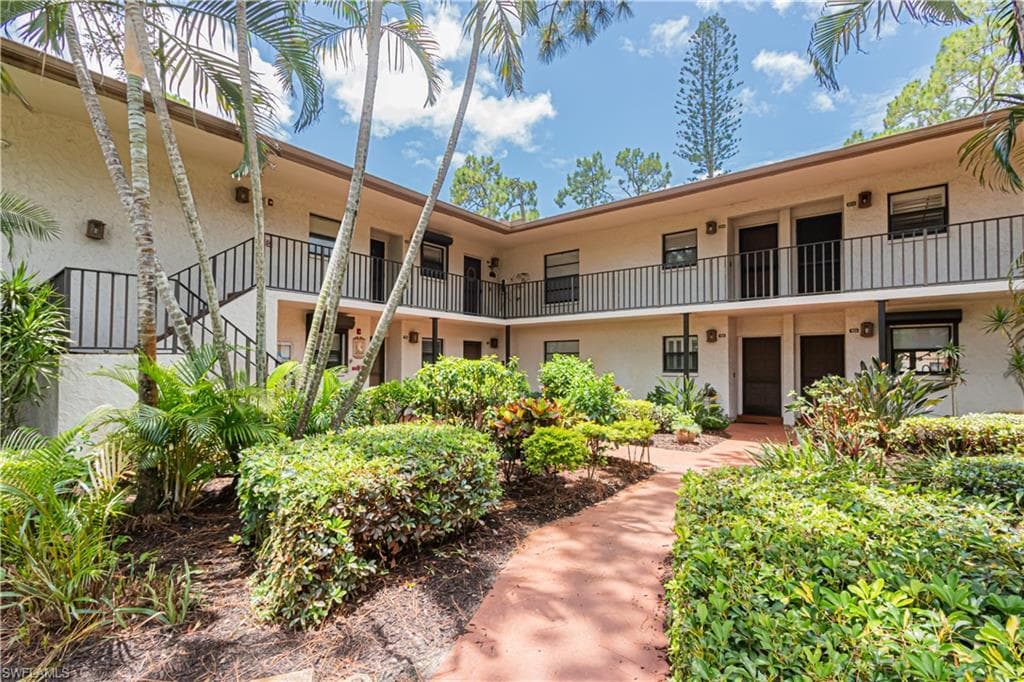 1733 Courtyard WAY # B205, NAPLES FL 34112-1