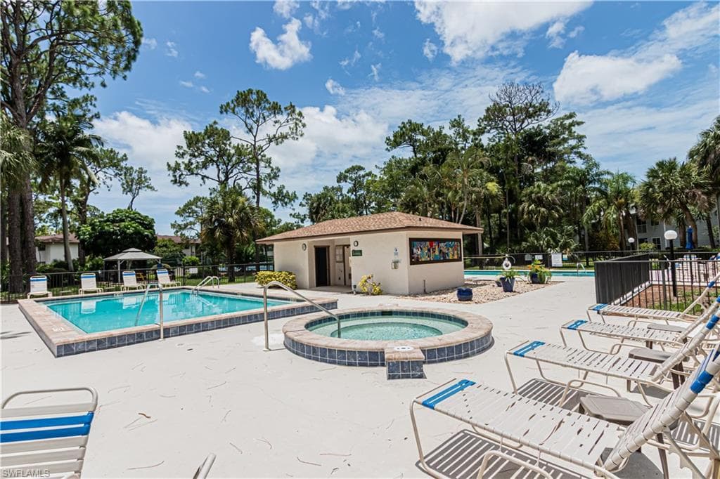 1733 Courtyard WAY # B205, NAPLES FL 34112-6