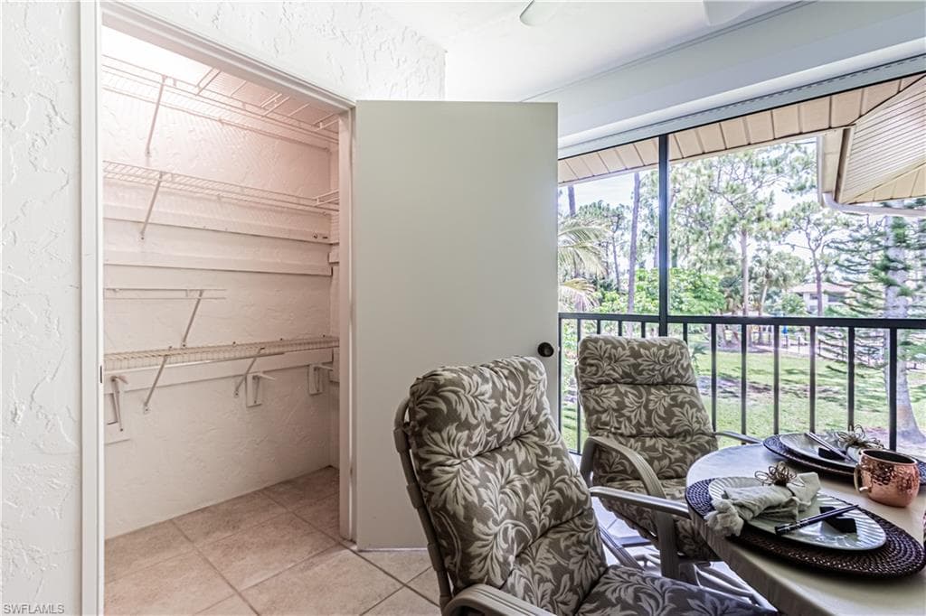 1733 Courtyard WAY # B205, NAPLES FL 34112-27