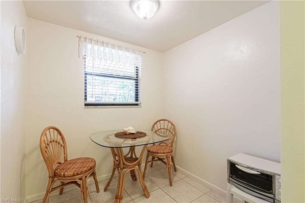 1733 Courtyard WAY # B205, NAPLES FL 34112-19
