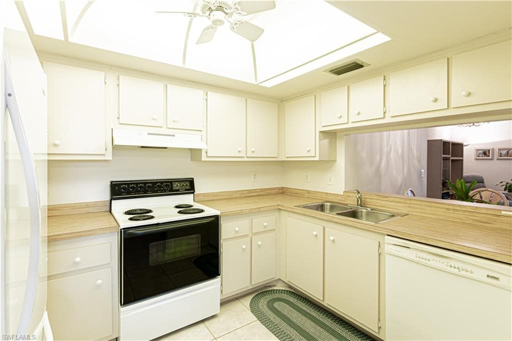 1733 Courtyard WAY # B205, NAPLES FL 34112-20