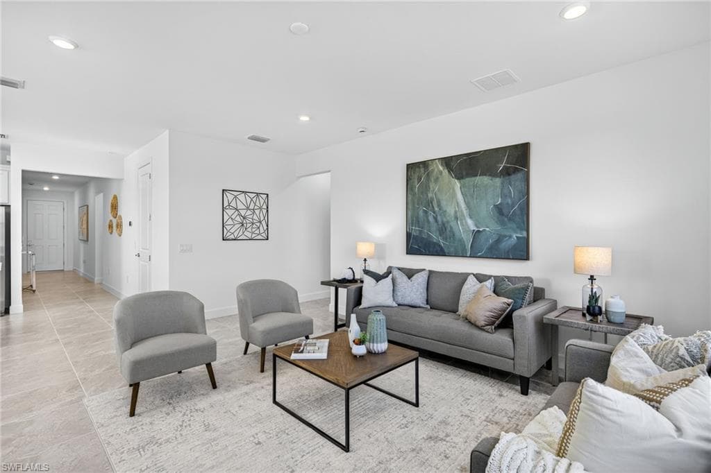 3999 Sweet Alyssum TER, ALVA FL 33920-8