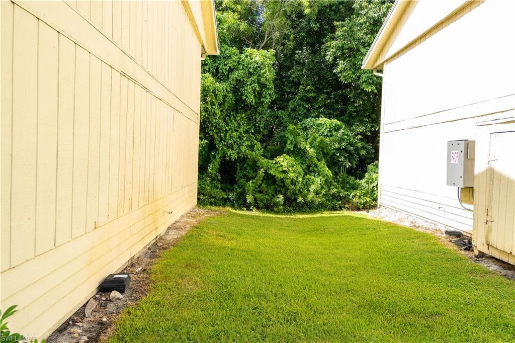 4627 Bayshore DR # 4, NAPLES FL 34112-17