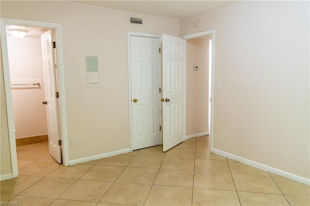 4627 Bayshore DR # 4, NAPLES FL 34112-14