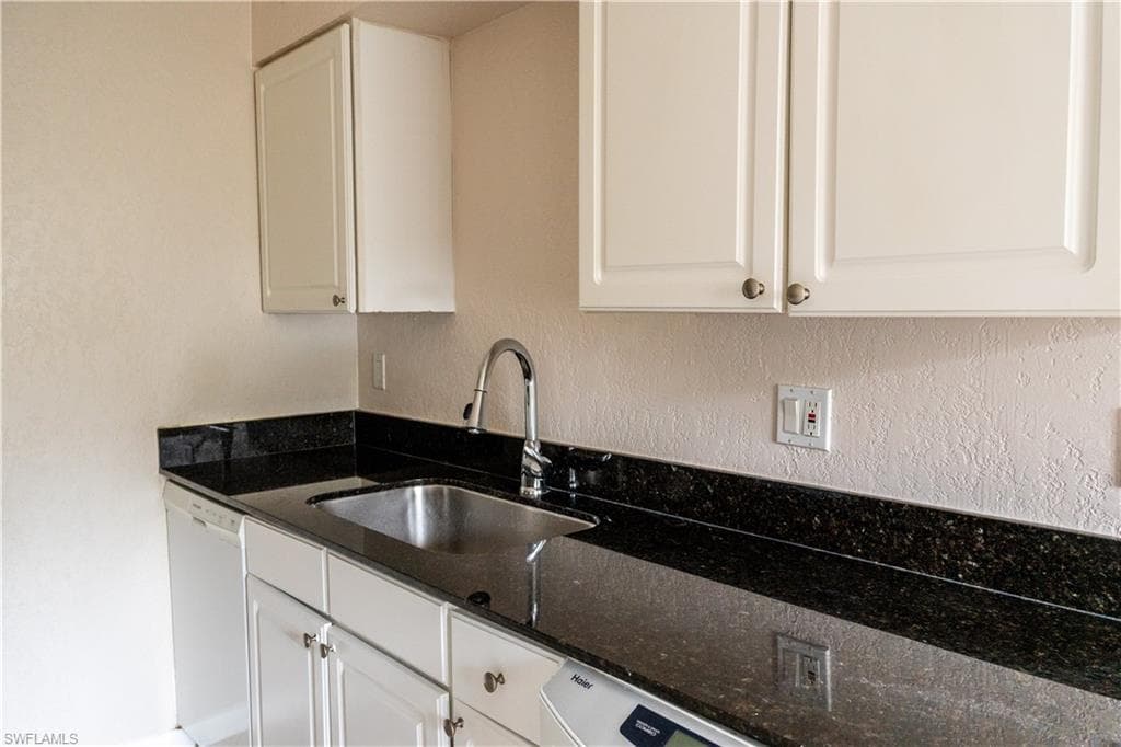 4627 Bayshore DR # 4, NAPLES FL 34112-7
