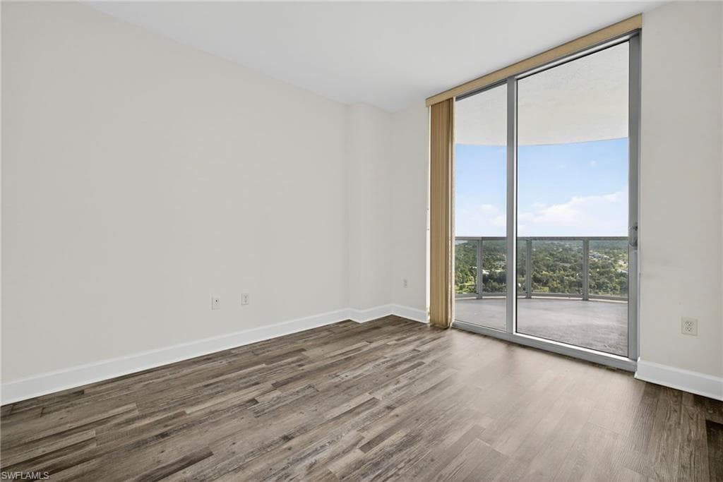 3000 Oasis Grand BLVD # 2307, FORT MYERS FL 33916-26