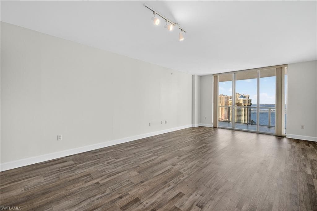 3000 Oasis Grand BLVD # 2307, FORT MYERS FL 33916-10