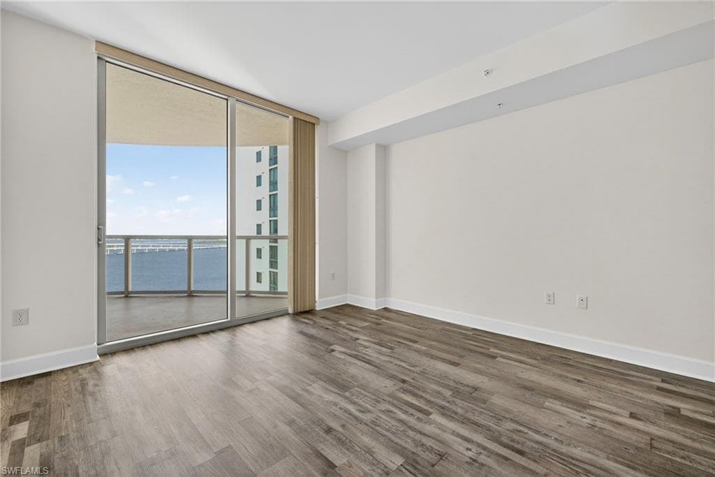 3000 Oasis Grand BLVD # 2307, FORT MYERS FL 33916-18