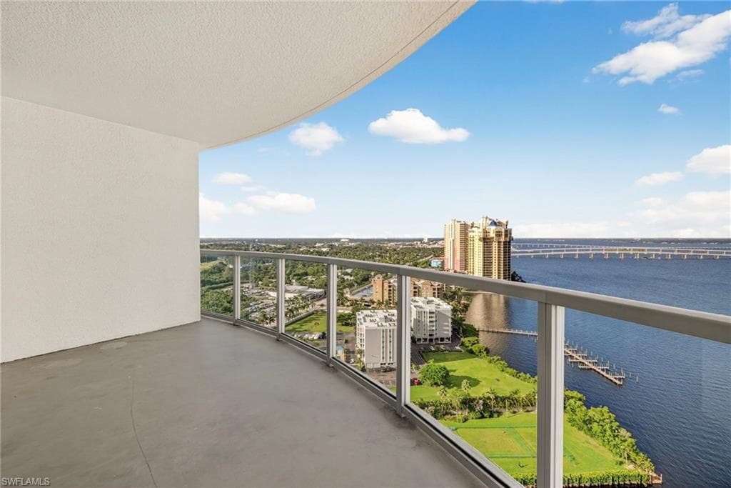 3000 Oasis Grand BLVD # 2307, FORT MYERS FL 33916-34