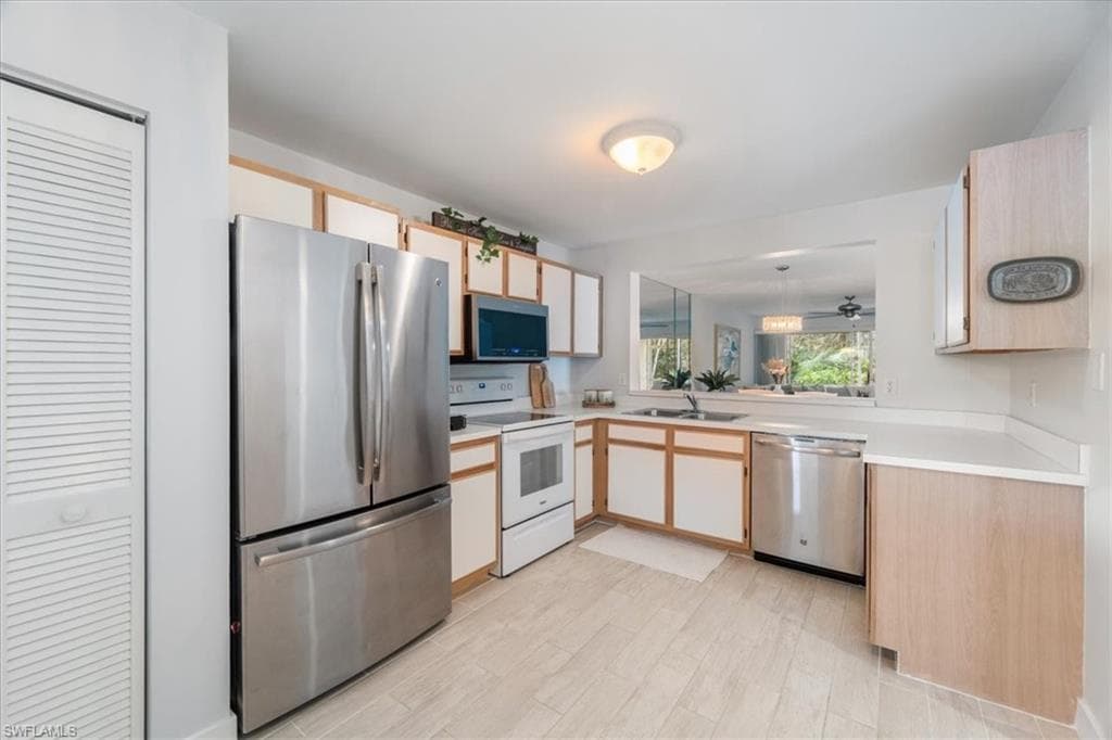 745 Landover CIR # 104, NAPLES FL 34104-2