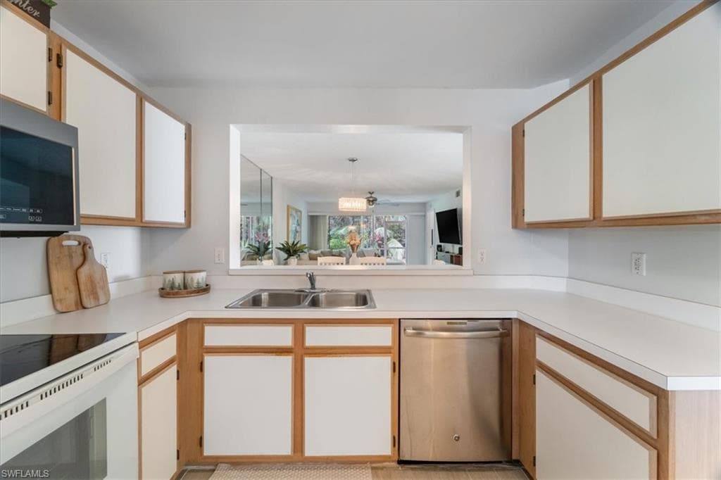 745 Landover CIR # 104, NAPLES FL 34104-3