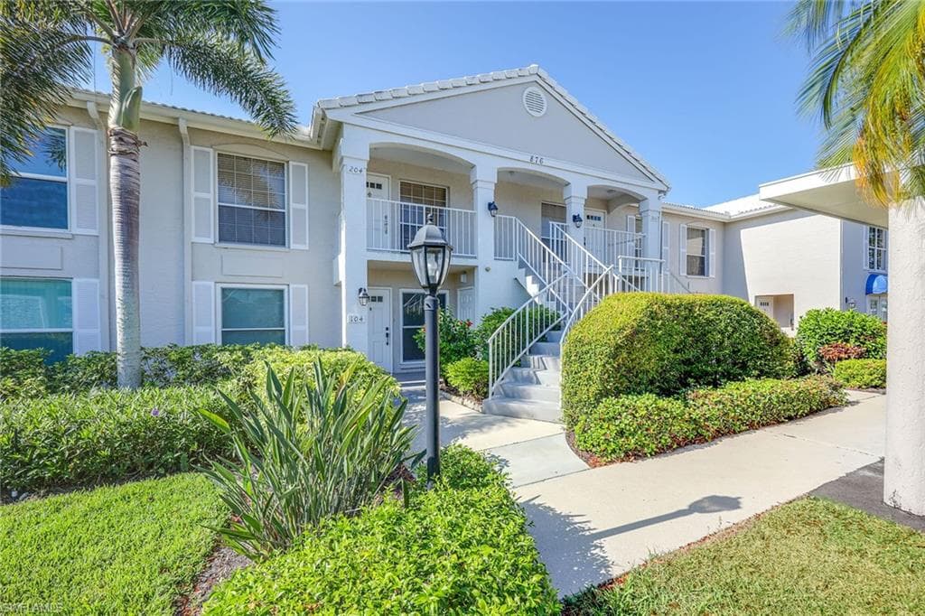 876 Gulf Pavilion DR # 105, NAPLES FL 34108-22
