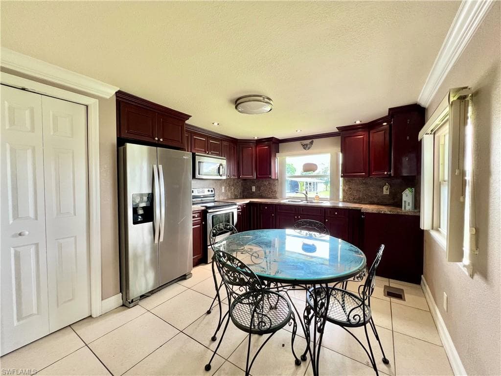 164 Cape Sable DR, NAPLES FL 34104-13
